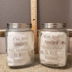 Treat dishes for pets